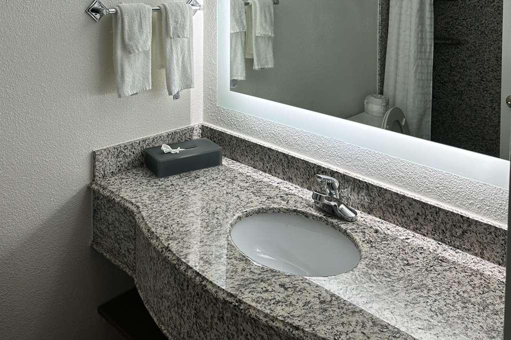 Mainstay Suites Conover-Hickory الغرفة الصورة